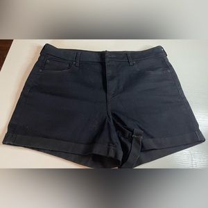 American Eagle Outfitters Black Ne(x)t Level Stretch Curvy Midi Shorts Sz 16.